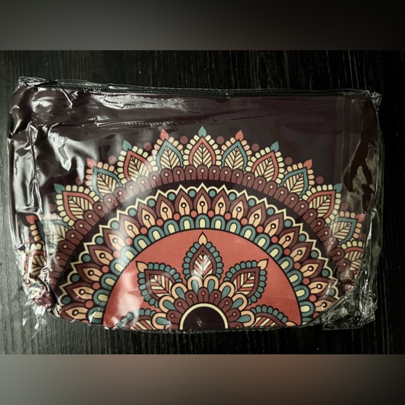 π€π 10/31 Boutiques Host Pick!!! NEW- Mandala-Inspired Makeup Bags ππ€ - Picture 12 of 16